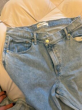 Abercrombie and Fitch Women’s 90s Straight Leg Jeans - Light Blue Ultra high